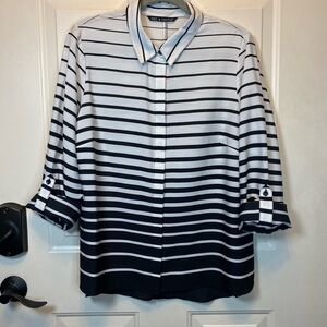 Zac & Rachel 1X Black/White Striped Covered Button Blouse Roll Tab sleev…